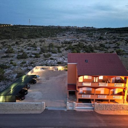 Ferienwohnung Kameni Put Ražanac Exterior foto